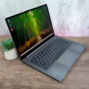 Notebook LENOVO Ryzen 5 4th 4600u | 8GB | AMD | USADO