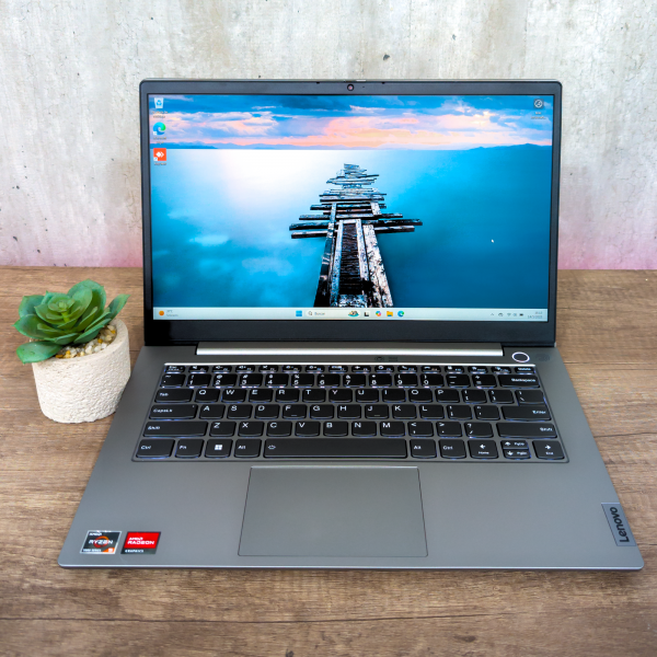 Notebook LENOVO Ryzen 5 5th 5500u | 16GB | VEGA 7 | USADO - Imagen 4