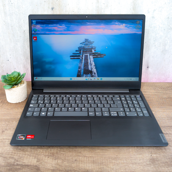 Notebook LENOVO Ryzen 5 3th 3500u | 8GB | AMD | USADO - Imagen 3