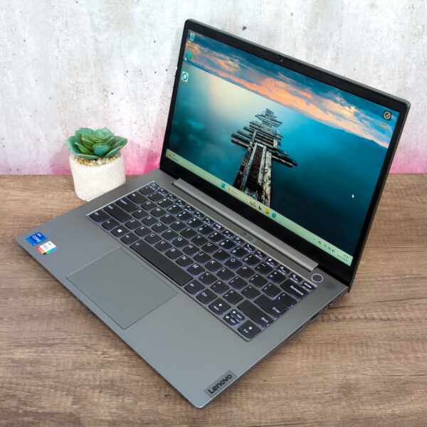 Notebook LENOVO Core i7 11th 1165G7 | 16GB | IRIS XE | USADO - Imagen 2