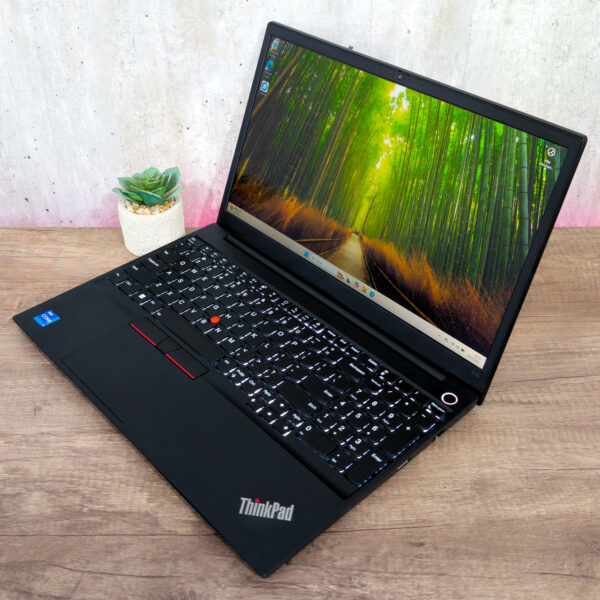 Notebook LENOVO Core i7 11th 1165G7 | 16GB | TOUCH | USADO - Imagen 2