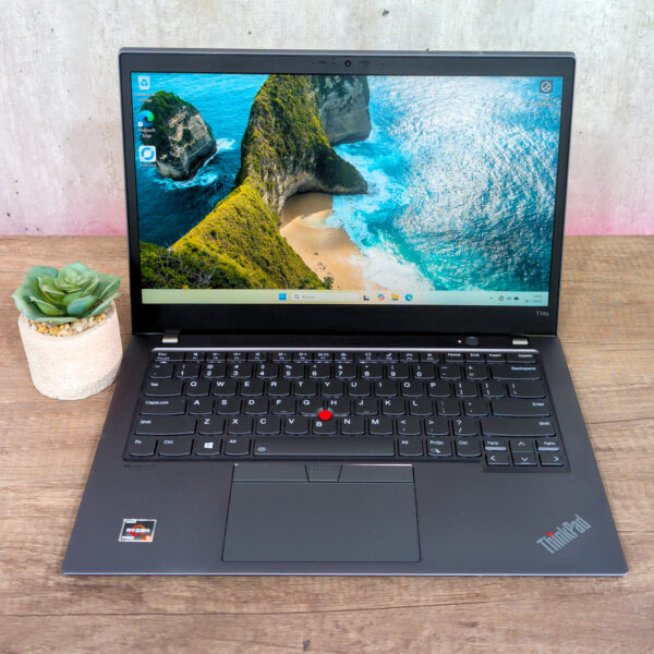 Notebook LENOVO Ryzen 5 5th 5650u | 8GB | USADO - Imagen 3